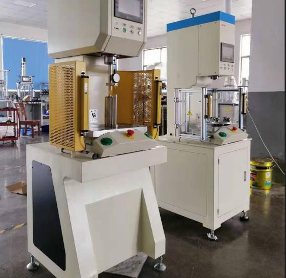 人機界面接觸屏直觀易操作：怎么正確操作伺服壓力機呢？